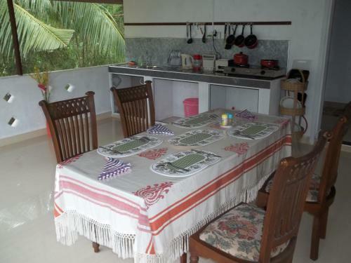 Anura Home Stay