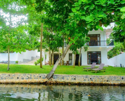 Hostal The Green Lagoon Villa