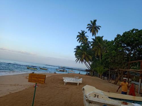 Bed & Breakfast Hikka Joint Beach Club