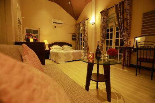 Lodge Mansion In Kandy Valley's