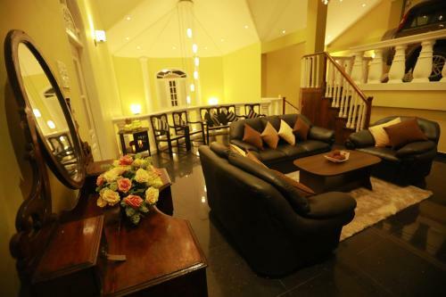 Lodge Mansion In Kandy Valley's