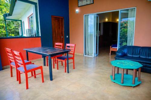 Hotel Mirabe Kandy By Funk Bunk