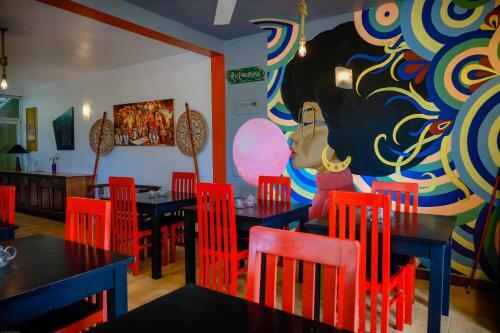 Hotel Mirabe Kandy By Funk Bunk