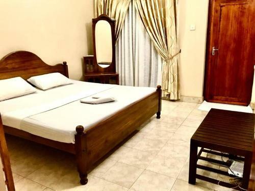 Hostal Rooms For Rent