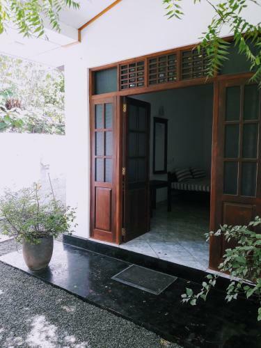 Hostal Madiha Ocean Waves