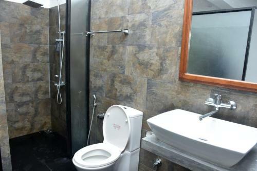 Hostal Kings Marine Sk Town