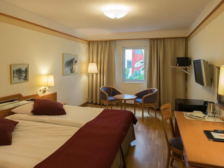 Hotel New World
