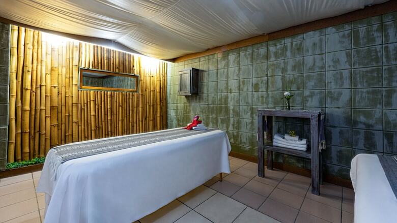 Hotel Crown Pacific Huatulco All Inclusive
