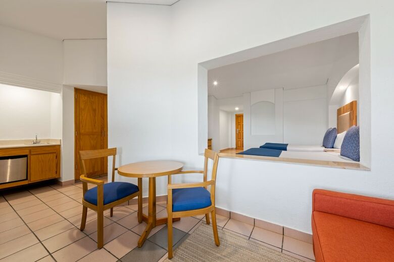 Hotel Crown Pacific Huatulco All Inclusive