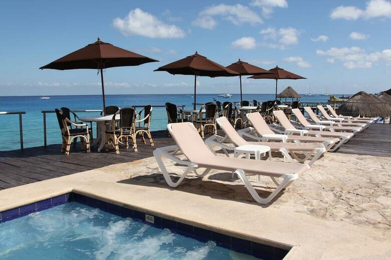 Hotel El Cid La Ceiba Beach