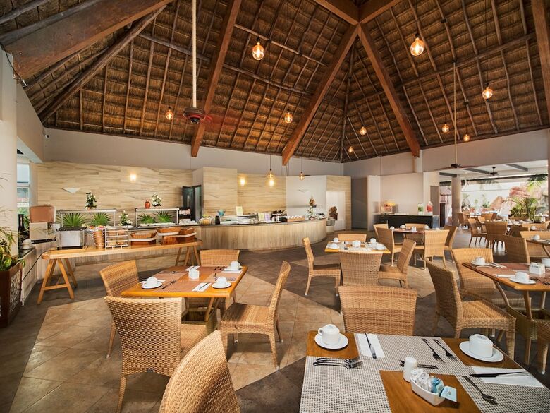 Hotel El Cid La Ceiba Beach