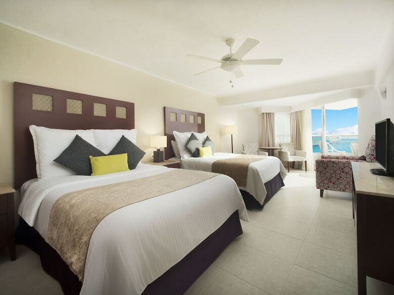 Hotel El Cid La Ceiba Beach