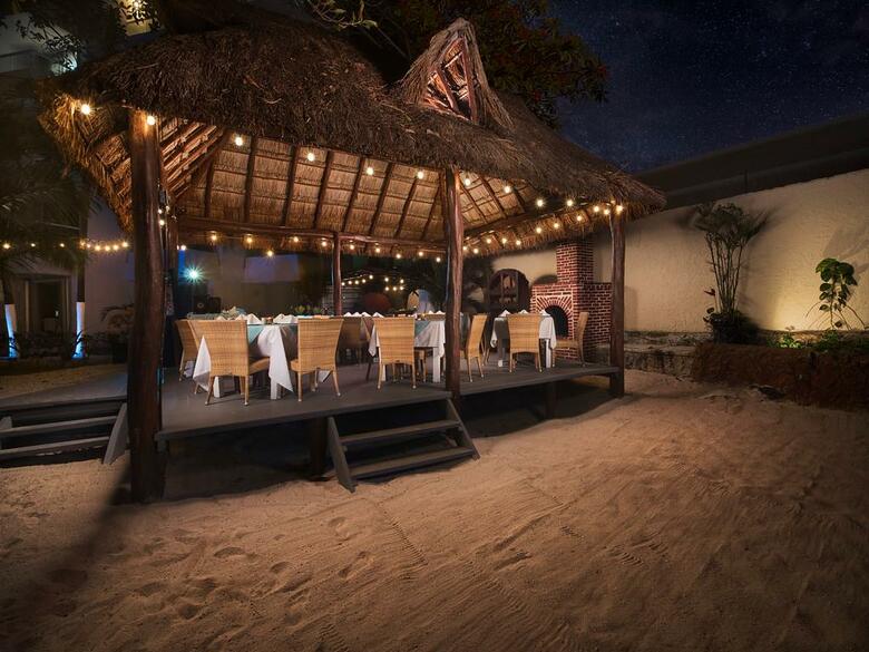 Hotel El Cid La Ceiba Beach