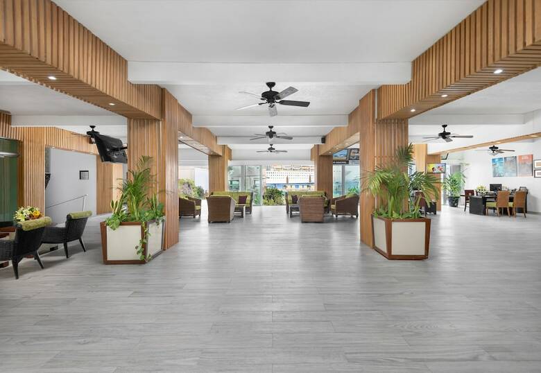 Hotel El Cid La Ceiba Beach