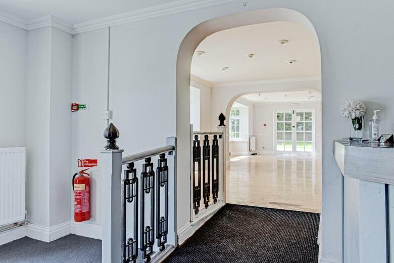 Gables Hotel & Restaurant