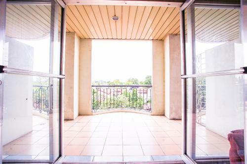 Hotel Vaccinated Staff-oyo 192 Tcc Condo-hostel