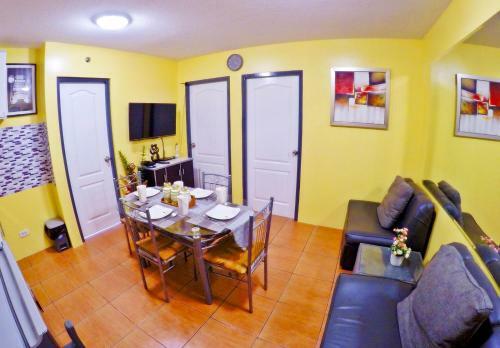 Hostal Arc 2219 Home Rentals 2br