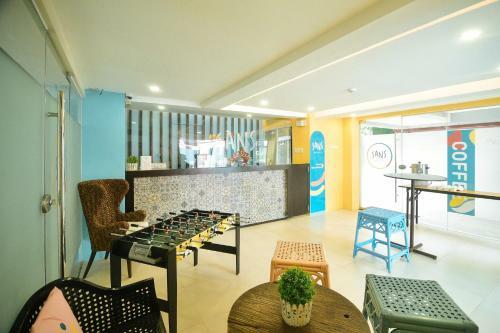 Sans Hotel At Rana Cebu - Vaccinated Staff