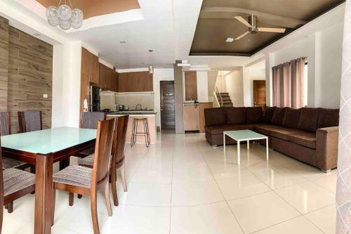 Eli Villa Cebu - Your Cozy Spacious Uphill Home