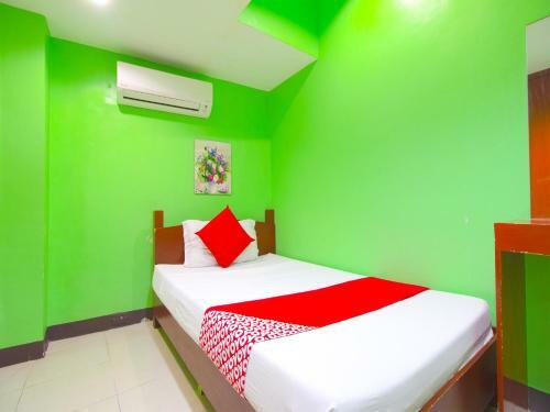 Hotel Vaccinated Staff - Oyo 677 Roseate Pensione