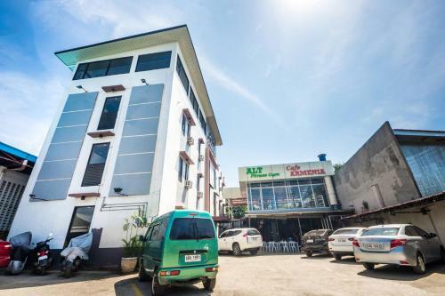 Hotel Vaccinated Staff-oyo 569 Alt Complex