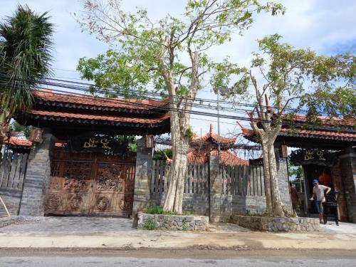 Villa Nh� C? Di�n S?n (dien Son Ancient House)