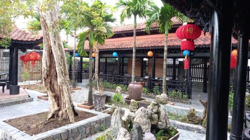Villa Nh� C? Di�n S?n (dien Son Ancient House)