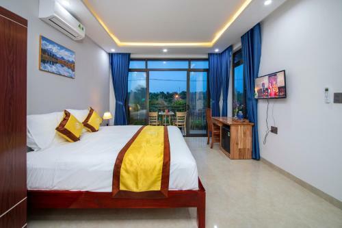 Sunshine Ha My Beach Villa