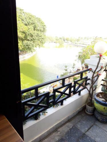 Hostal An H?ng Lakeview Hotel