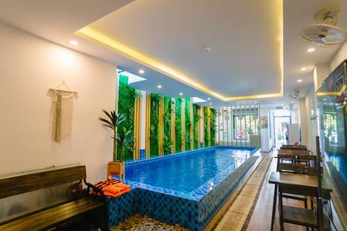 New World Hotel