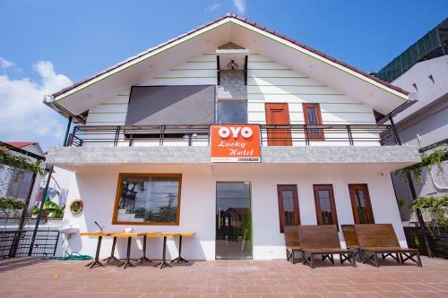 Oyo 882 Lucky Hotel