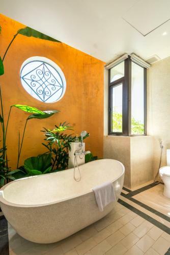 New & Stylish 5bdr Villa With Pool, Karaoke Room, Bbq