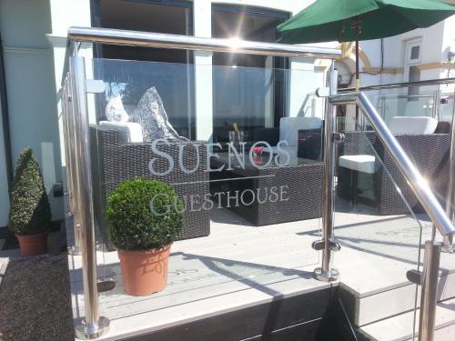 Hostal Suenos Guesthouse