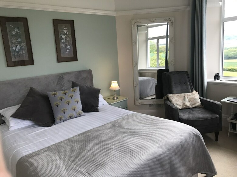 Bed & Breakfast Cedar House