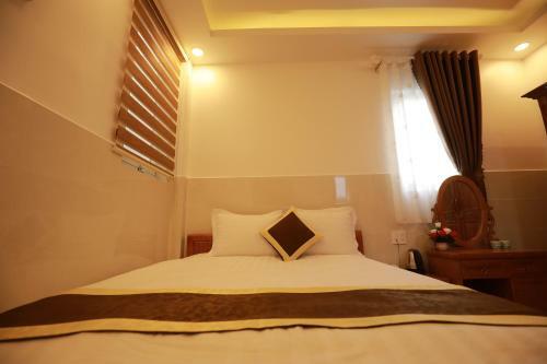 Ves - Pa Luxury Hotel