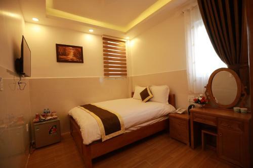 Ves - Pa Luxury Hotel