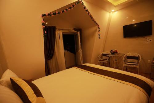 Ves - Pa Luxury Hotel
