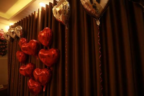 Ves - Pa Luxury Hotel