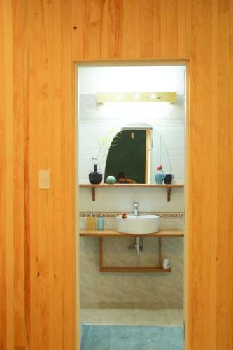 Hotel ??ng Th?y Ph??ng