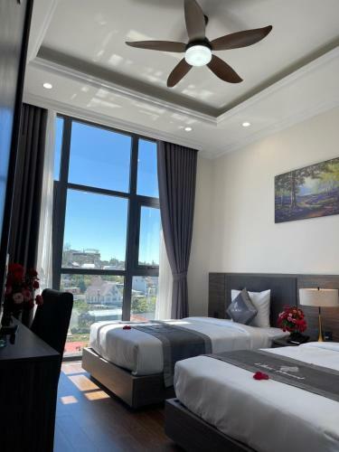Kh�ch S?n Lilac Hotel ?� L?t