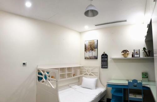 Asahi Luxstay - Royal City Apartment