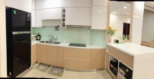 Asahi Luxstay - Royal City Apartment