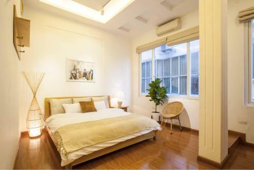 Luxury 2brs Apartment?lakeside?bigbalcony?fullfacilities?hottub