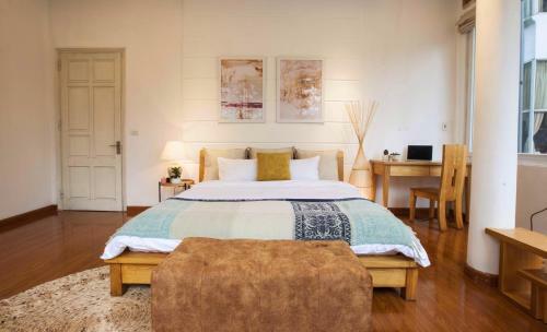 Luxury 2brs Apartment?lakeside?bigbalcony?fullfacilities?hottub