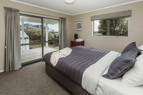 Anchors Away - Urenui