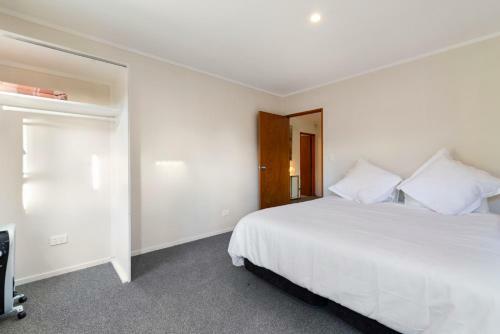 Rapid River Retreat - Turangi Holiday Home