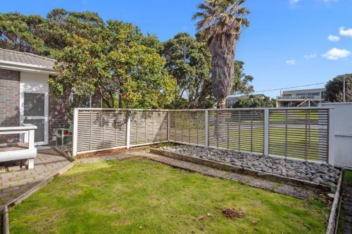Beach Daze Bach - Waihi Beach Holiday Home