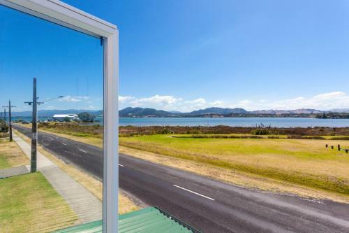 Sunset Sands - Light And Lofty, Seascape Views, Great For Families!