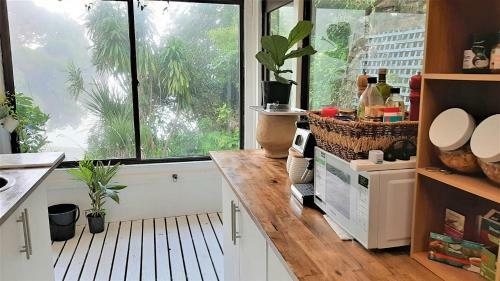 Hostal Madhuban - Waterfront In Whangaroa