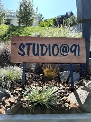 Bed & Breakfast Studio @ 91